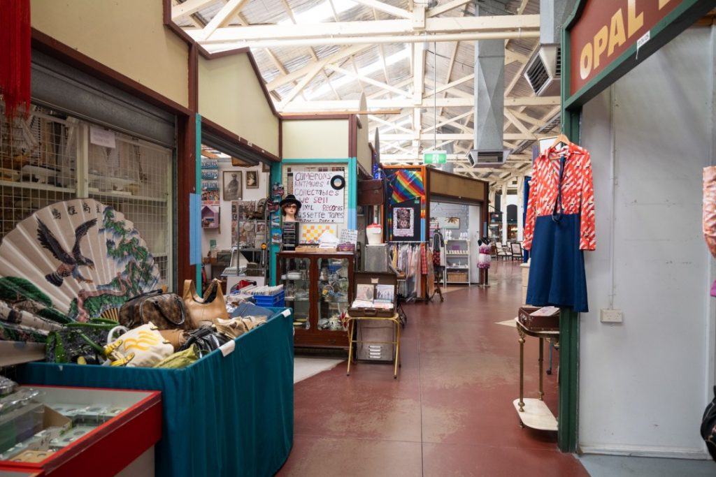 ANTIQUES E-SHED MARKET Fremantle Western Australia Perth cloth shops