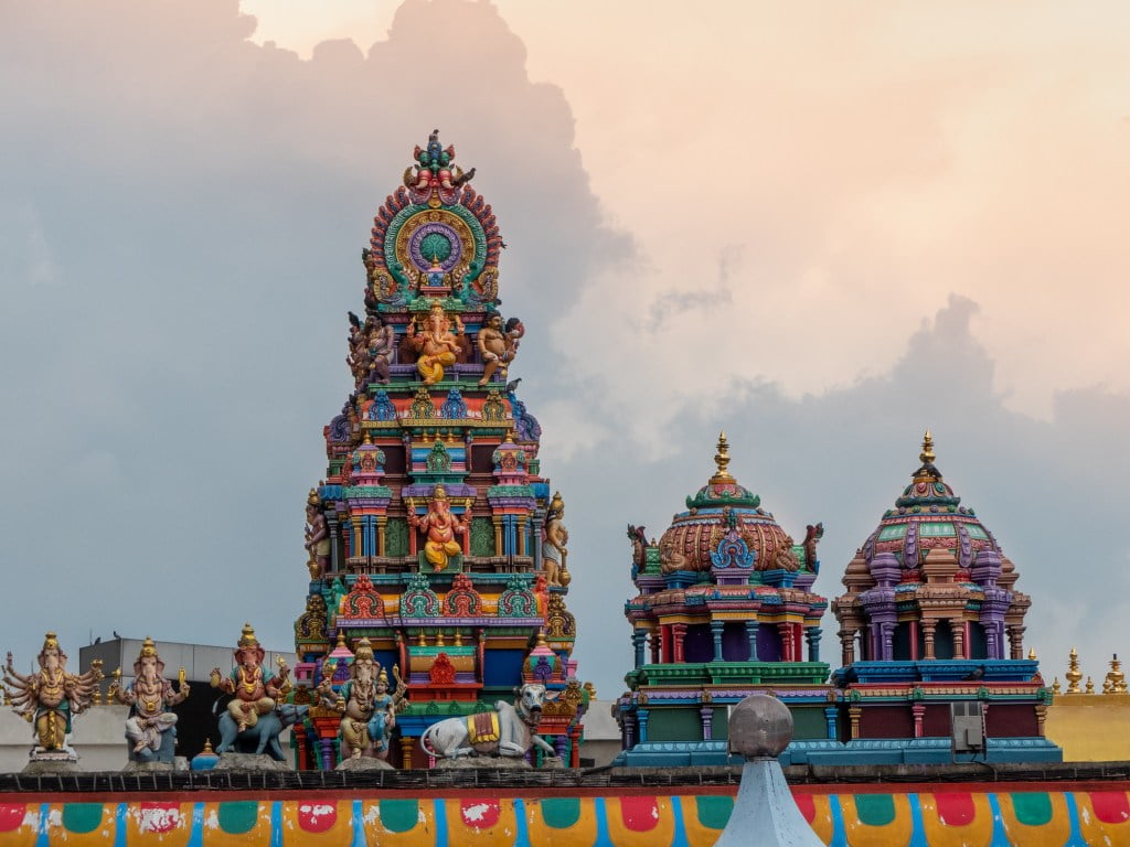 Batu caves temple opening hours sunset hindu thaipusam