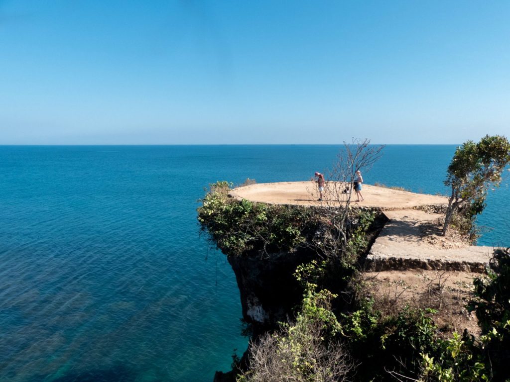 balangan beach lokout point people standing