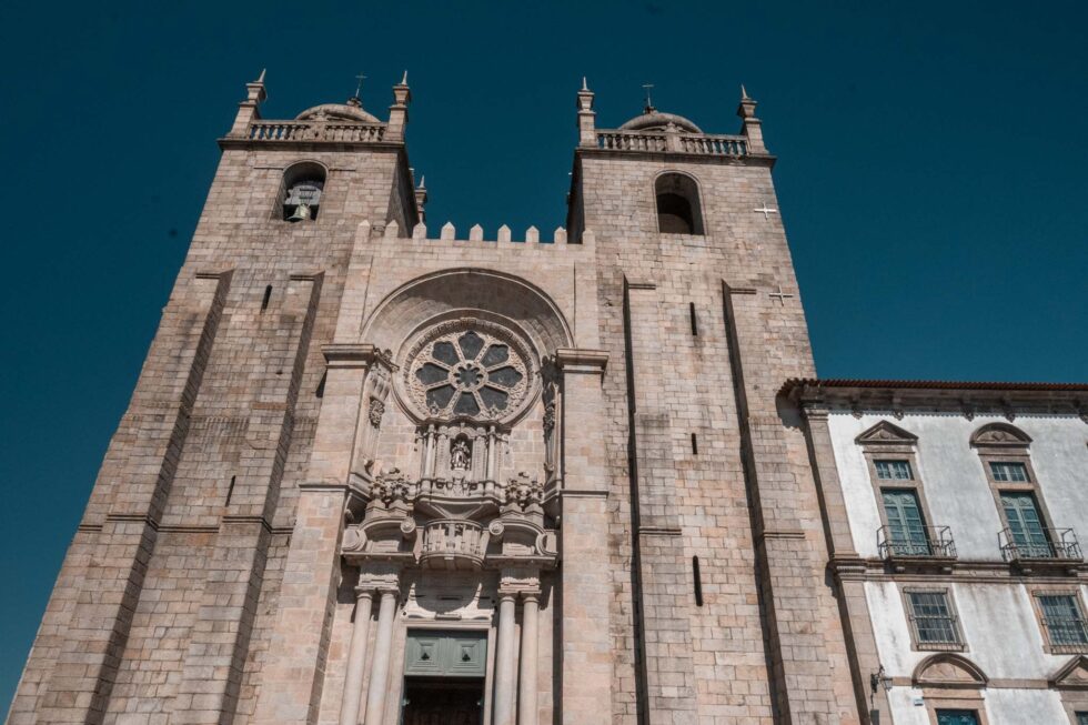 Porto scams portugal pickpockets blue sky