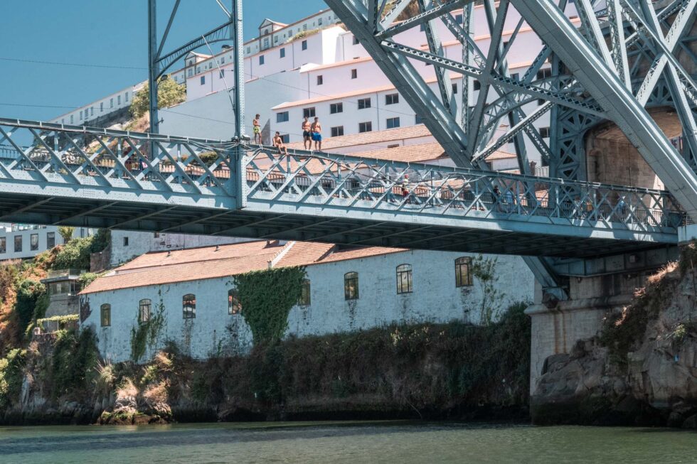 Porto scams and pickpockets bridge jumpers