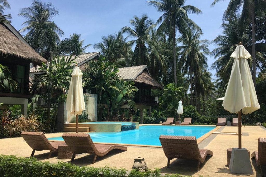 resort pool in thailand koh lanta perfect for a 2-week island hopping trip itinerary