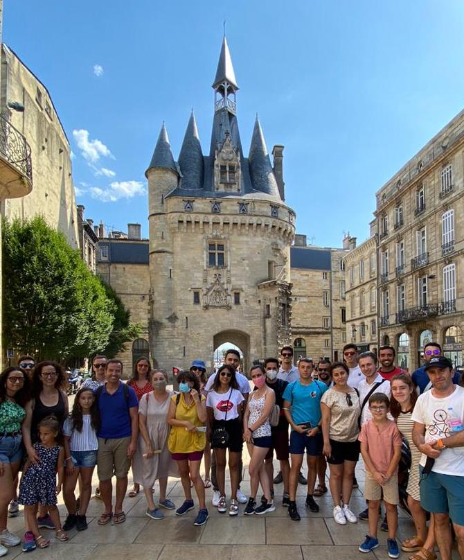 bordeaux walking tour monument blue sky