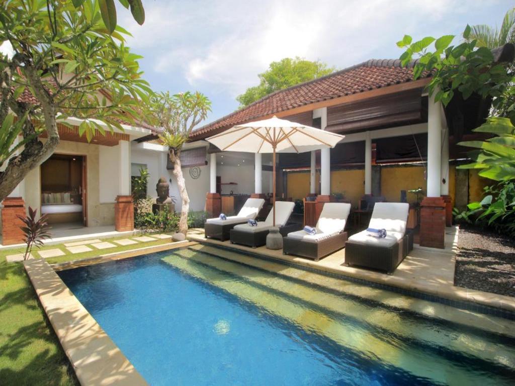 Villa with private pool, garden and patio.