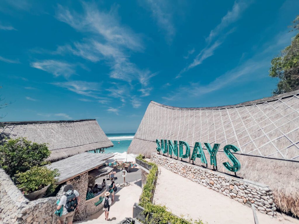 sundays beach club in uluwatu and ungasan where oyu can be dropped off and picked up by grab and gojek