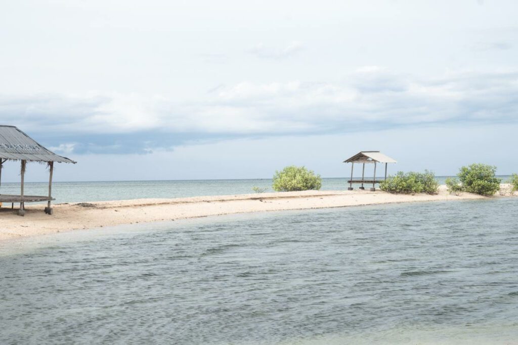 gili putih west bali sandbank island