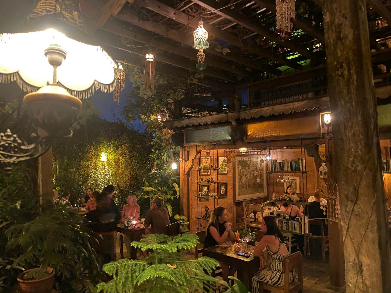 casa tua indonesian romantic restaurant in canggu at candlelight