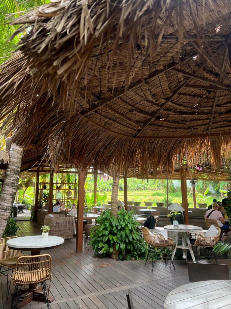 Milu By Nook garden with ricefield view for the best brunch and breakfast in Canggu