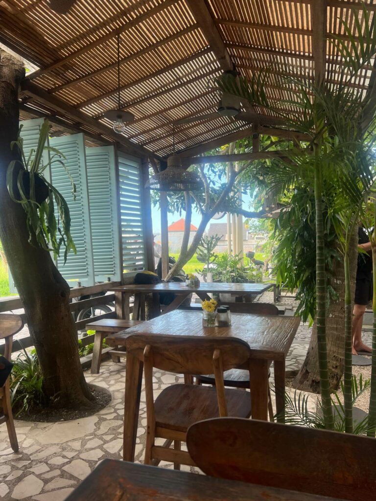 shady shack vegetarian breakfast cafe in canggu