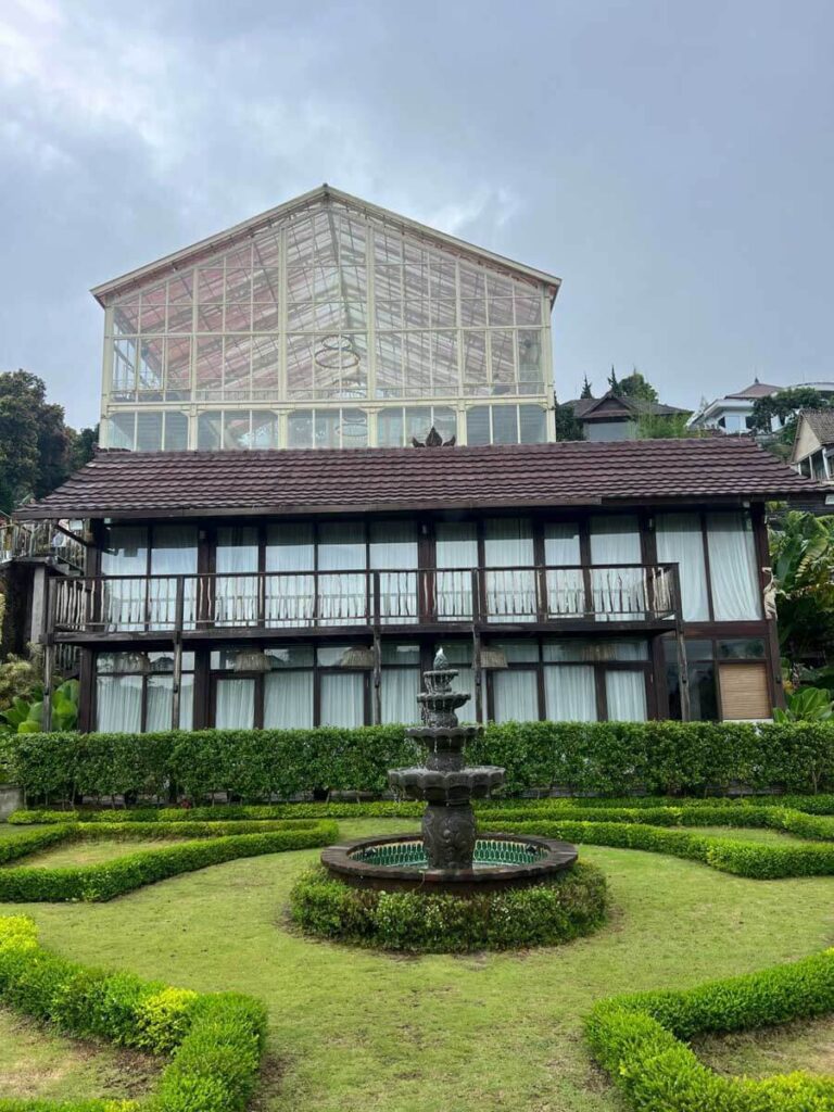 rumah gemuk unique restaurants in bedugul, Bali